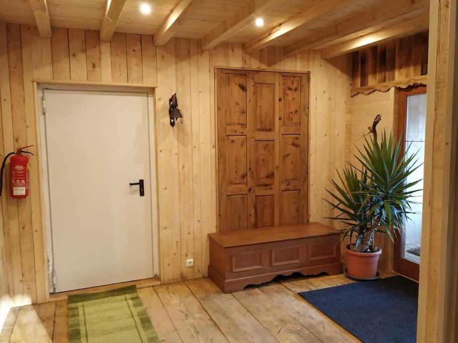 Upcycling Appartement Fischl - Nachhaltig Und Kreativ Wohnen Fuer Gross Und Klein Jenbach Luaran gambar
