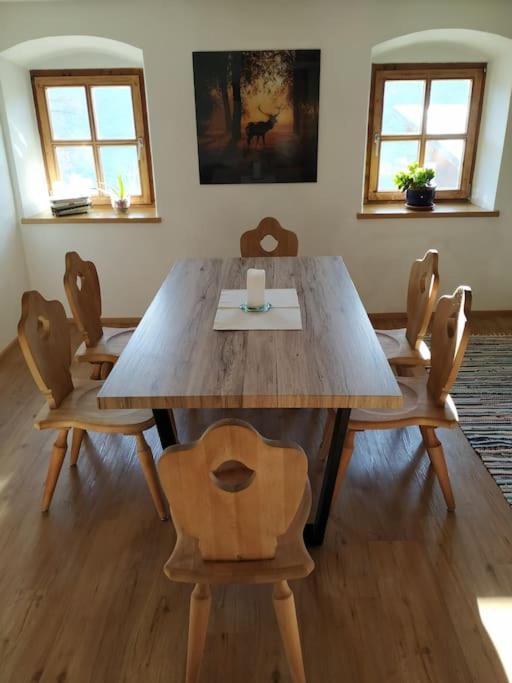Upcycling Appartement Fischl - Nachhaltig Und Kreativ Wohnen Fuer Gross Und Klein Jenbach Luaran gambar