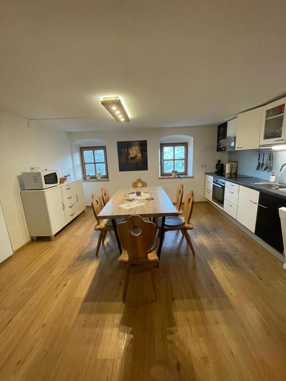 Upcycling Appartement Fischl - Nachhaltig Und Kreativ Wohnen Fuer Gross Und Klein Jenbach Luaran gambar